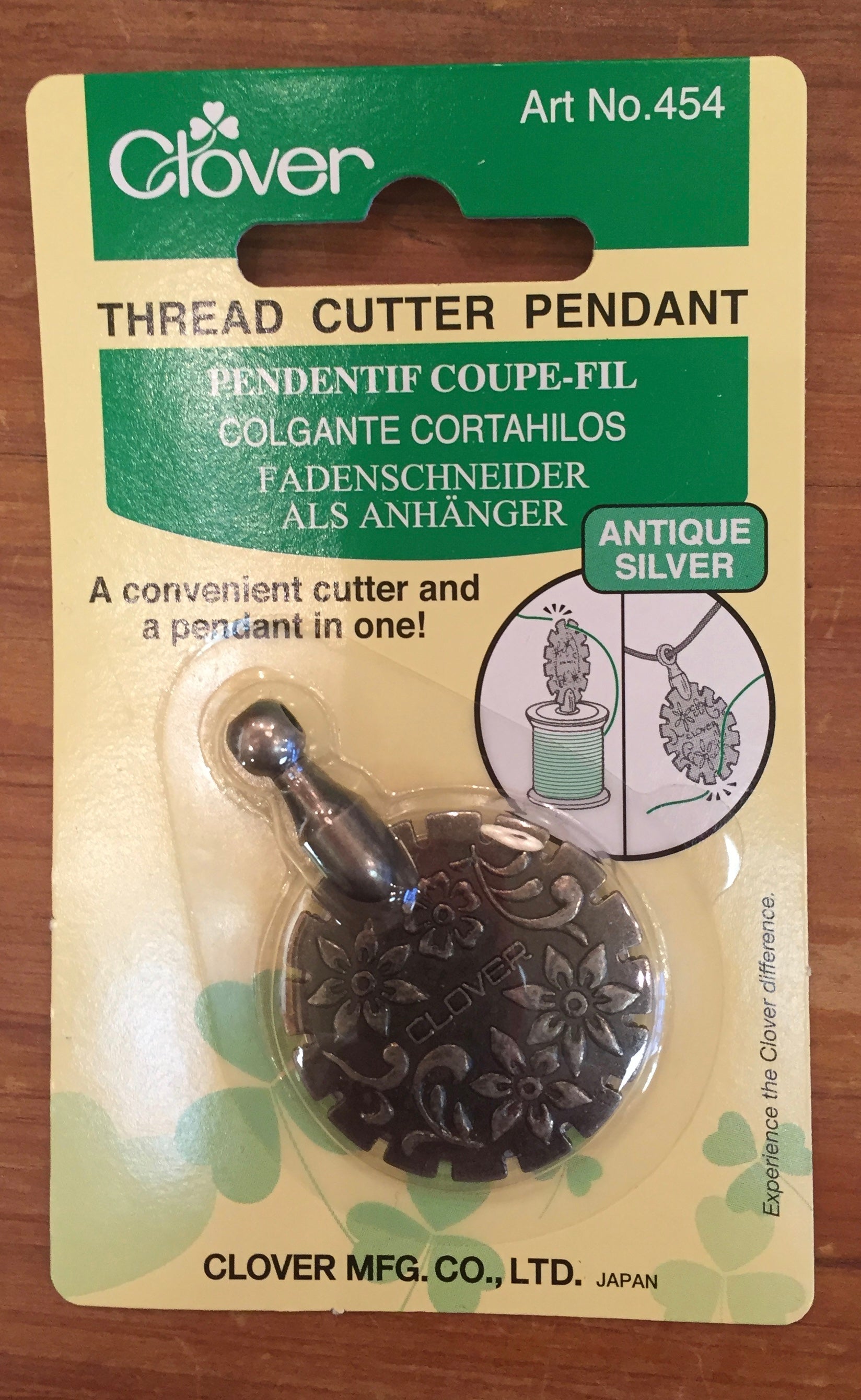 Clover Thread Cutter Pendant